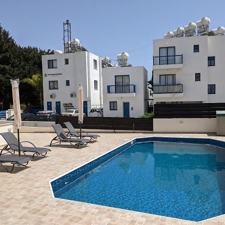 Cosy Apartment In Kato Paphos With Pool Access Екстериор снимка