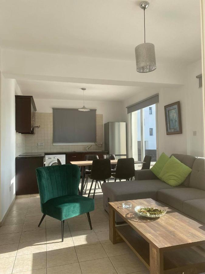 Cosy Apartment In Kato Paphos With Pool Access Екстериор снимка