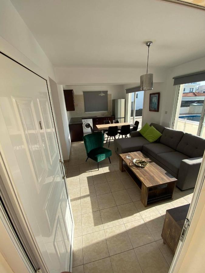 Cosy Apartment In Kato Paphos With Pool Access Екстериор снимка